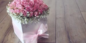 Rekindling Love with Anniversary Flowers